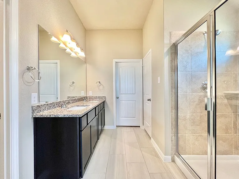 1606 Misty Elm St — Photo 15
