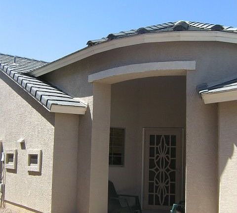 Unique side entrance