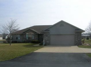 110 Overland Trl, Oshkosh, WI 54904