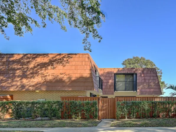 103 Buttonwood Lane, Boynton Beach, FL 33436