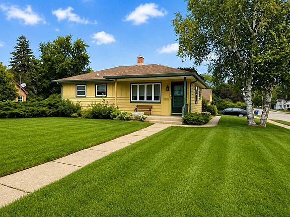 2nd image of 1058 7th AVENUE