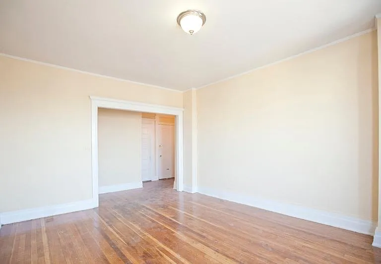Pasadena Apartments — Photo 18