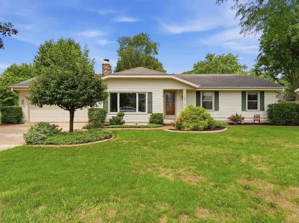16010 W Cynthia DRIVE, New Berlin, WI 53151
