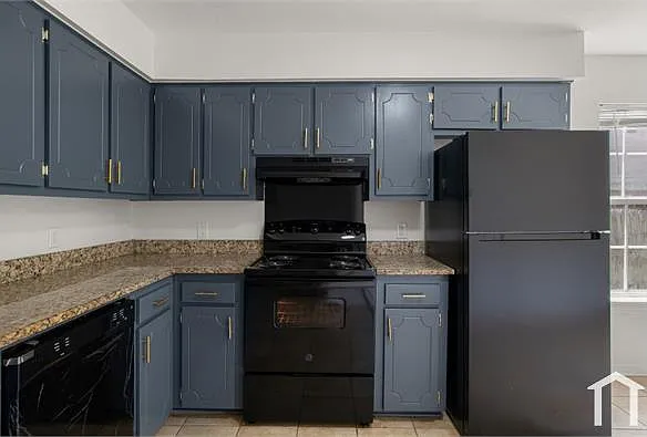 981 Dickenson Ave — Photo 8