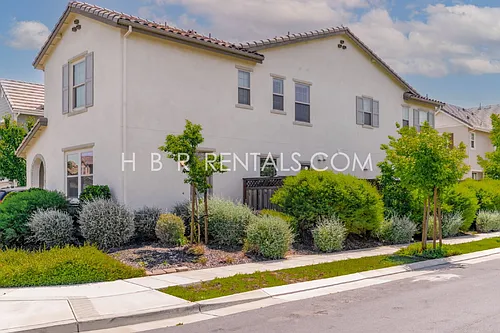 680 W Waterman Dr Photo 1