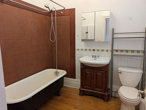 5th image of 62 Sussex St #1