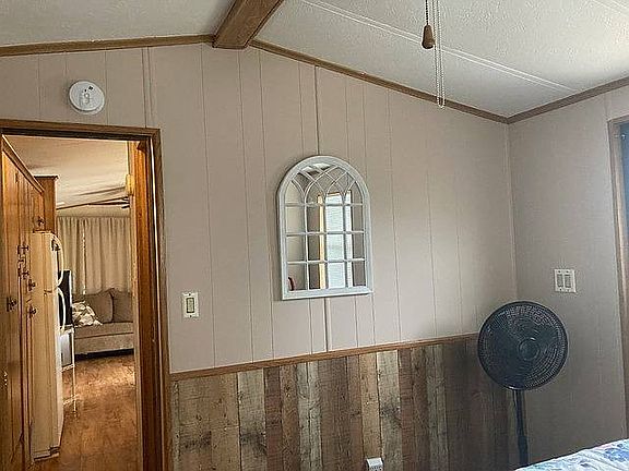 5th image of 160 Maple Village St