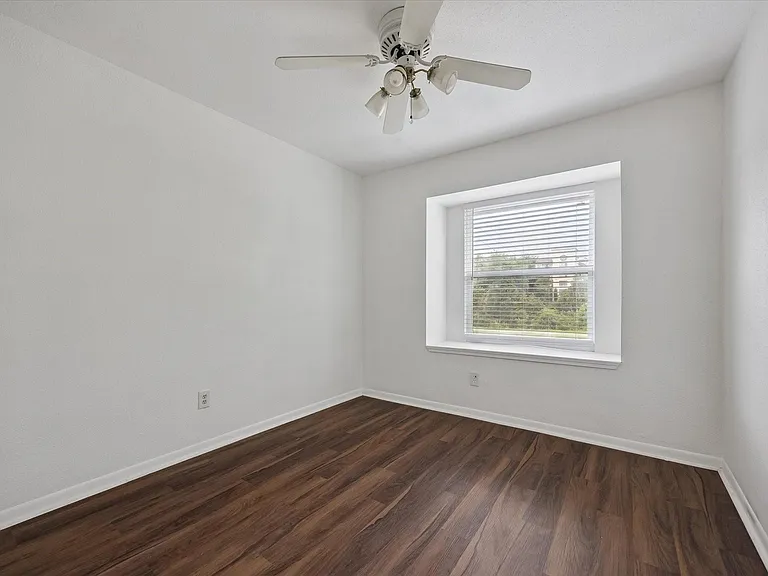 768 Memorial Mews St #1 — Photo 8