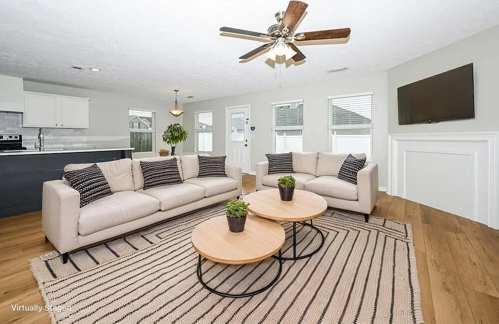 3 bed, 2.5 bath, 2203 sqft, $2,410 — Photo 4