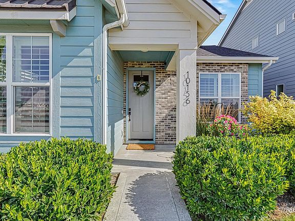3rd image of 10156 Davies St