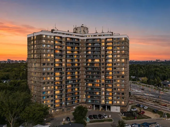 13910 Stony Plain Rd NW #412, Edmonton, AB T5N 3R2