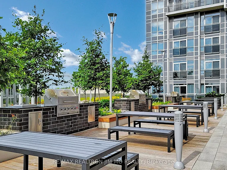 255 Village Green Sq #808 — Photo 45