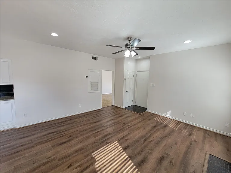 2025 Augusta Dr #303 — Photo 12