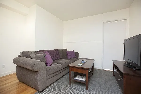 Rented by REAL New York | media 42