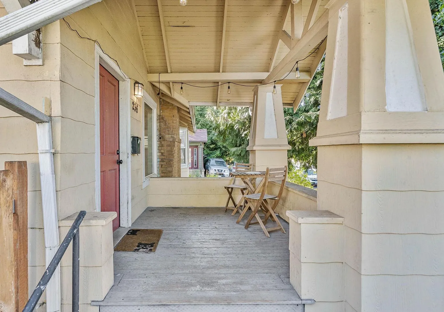 Charming 4-bdrm/2.5-bath Craftsman in Piedmont. Fireplace, AC, fenced backyard, garage, great loc... — Photo 2