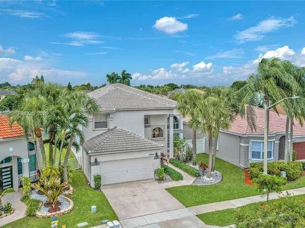 15922 NW 14th Pl, Pembroke Pines, FL 33028