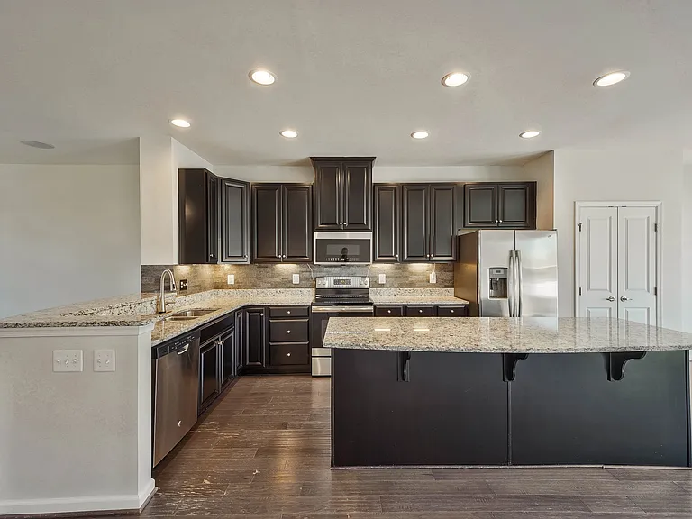 10711 Hinton Way — Photo 17