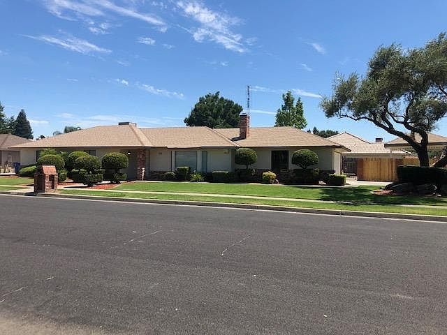 1st image of 1916 Riverview Dr