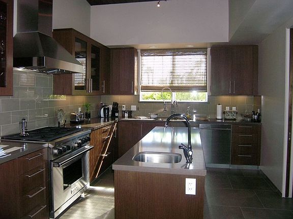 4th image of 1700 Royal Palm Ct
