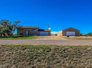 26 Cougar Rd, Glenrock, WY 82637