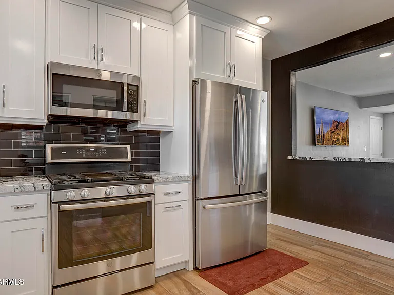 2235 E Heatherbrae Dr — Photo 8