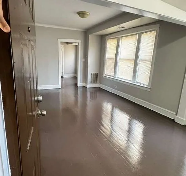 5607 S Green — Photo 1