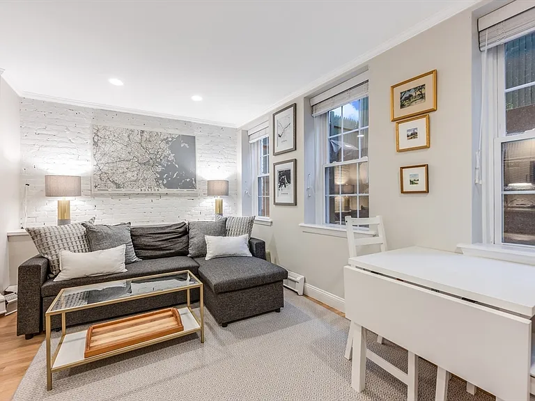 45 1/2 Garden St #45H — Photo 8