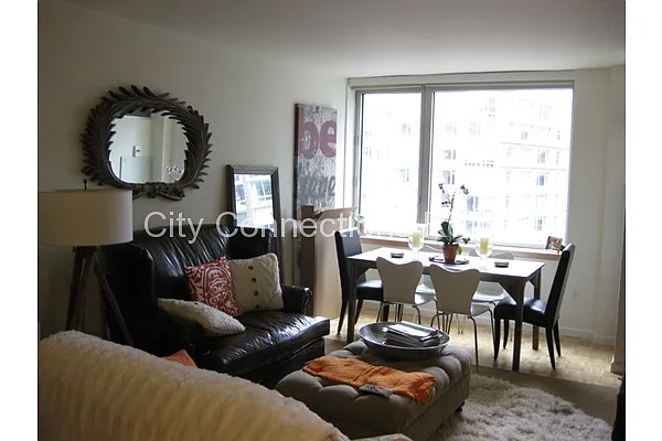 Rented by City Connections Realty | media 18