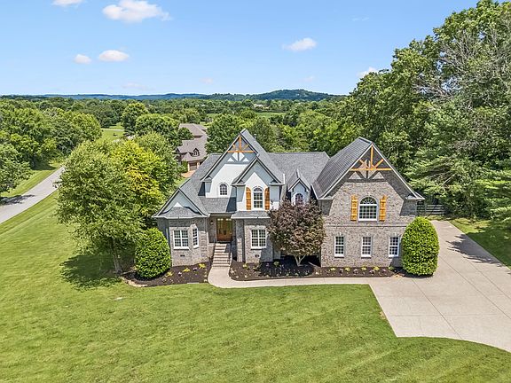 3rd image of 3061 Trotters Ln