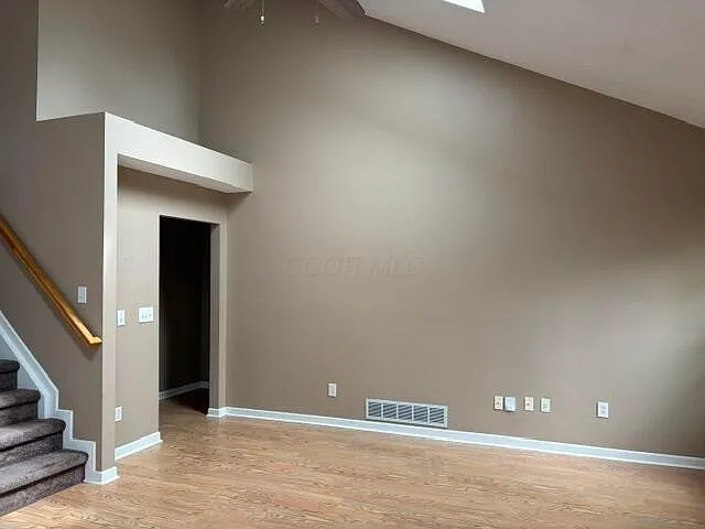 9372 Auburn Ave — Photo 4