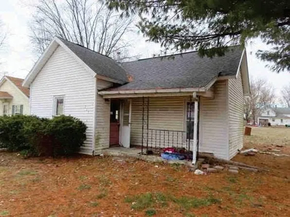 215 S Railroad St, Lovington, IL 61937