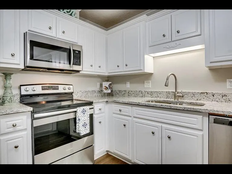 616 Goodale Ln — Photo 6