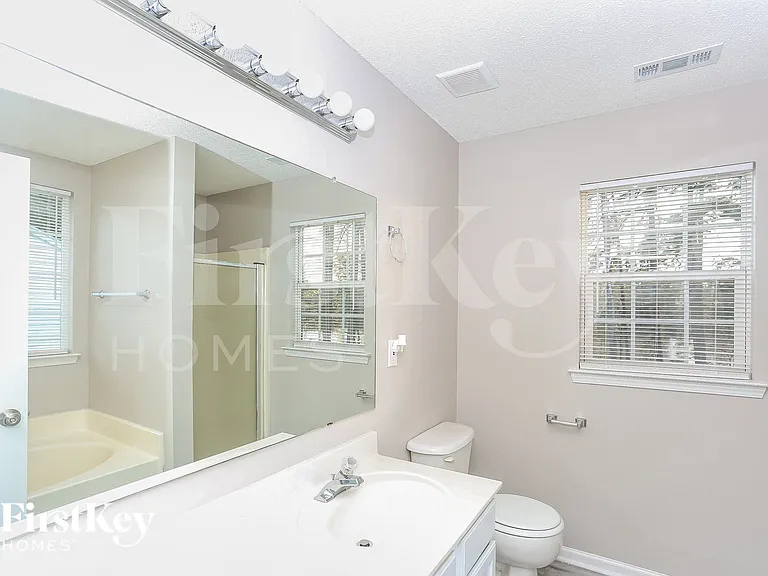 1940 Summit Ridge Ln — Photo 8