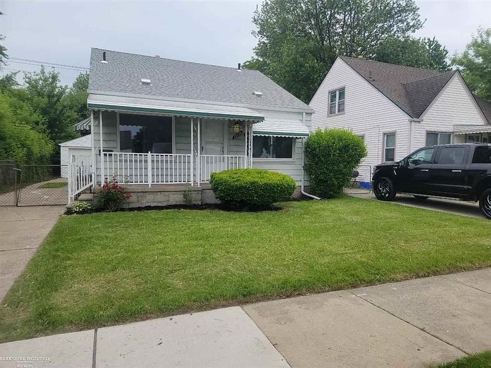 1st image of 28228 Hillview St