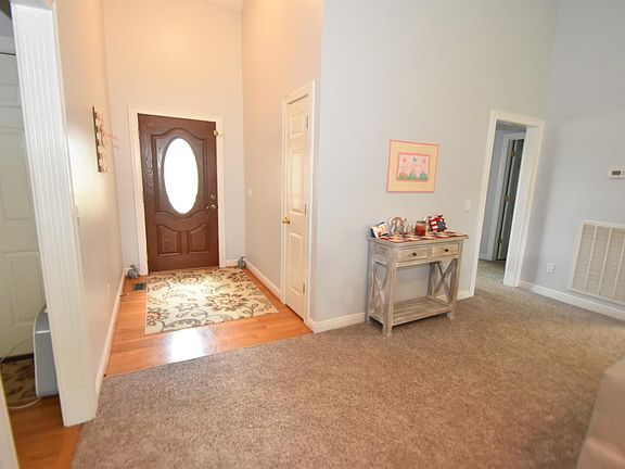 2nd image of 605 Lauren Dr
