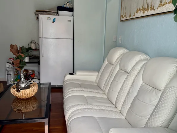 650 E 60th St, Hialeah, FL 33013