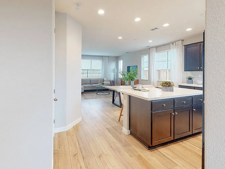 1582 Abundance Way — Photo 3