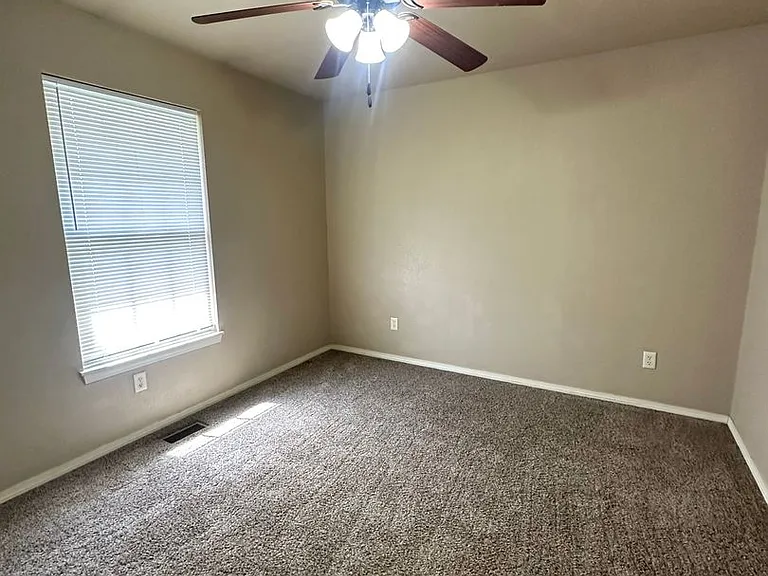 1024 E Caravan St — Photo 19