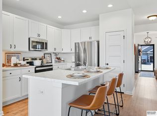 7913 S 184th St, Omaha, NE 68136