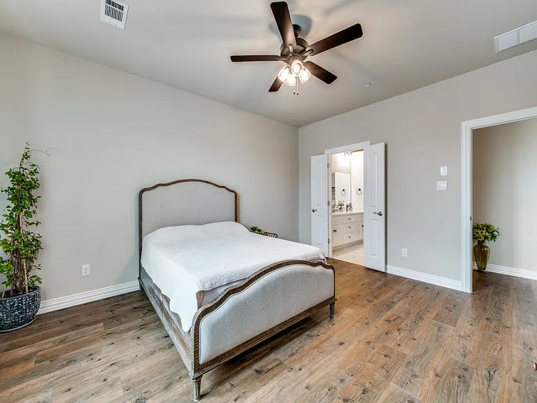 4300 Carrera Dr — Photo 22
