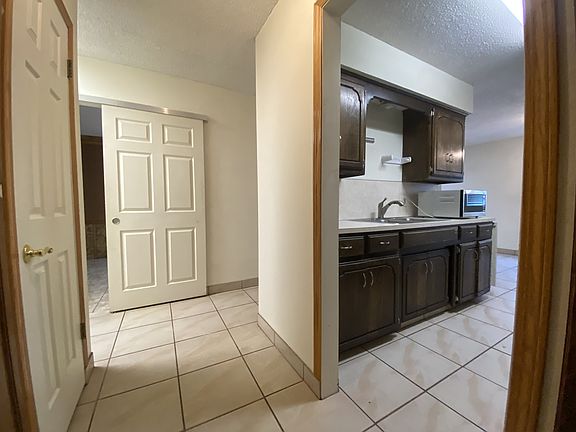 2nd image of 2625 Kings Rd