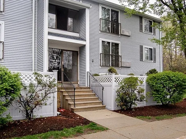 5 Village Rock Ln APT 15, Natick, MA 01760