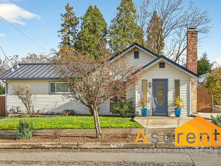 270 Morton St — Photo 14