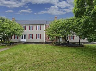 518 Standish Pl, Stewartsville, NJ 08886