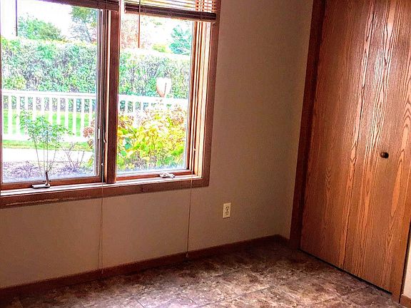 5th image of 1306 Lincoln Ln #2
