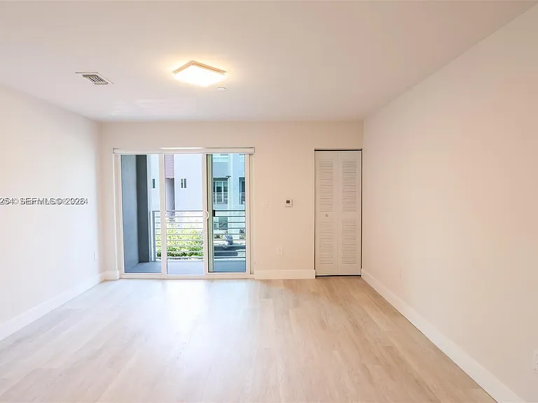 2555 NE 193rd St #2206 — Photo 7
