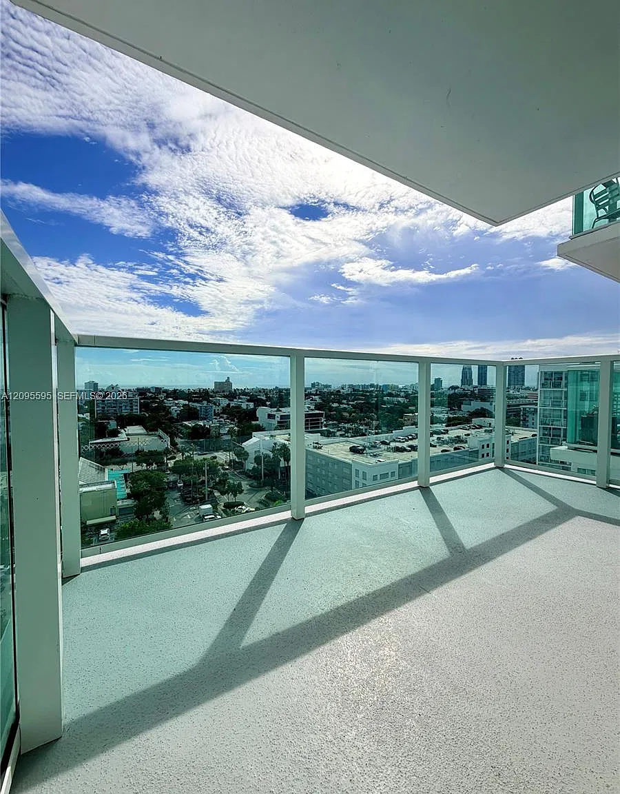 Mirador 1000 Condo — Photo 3