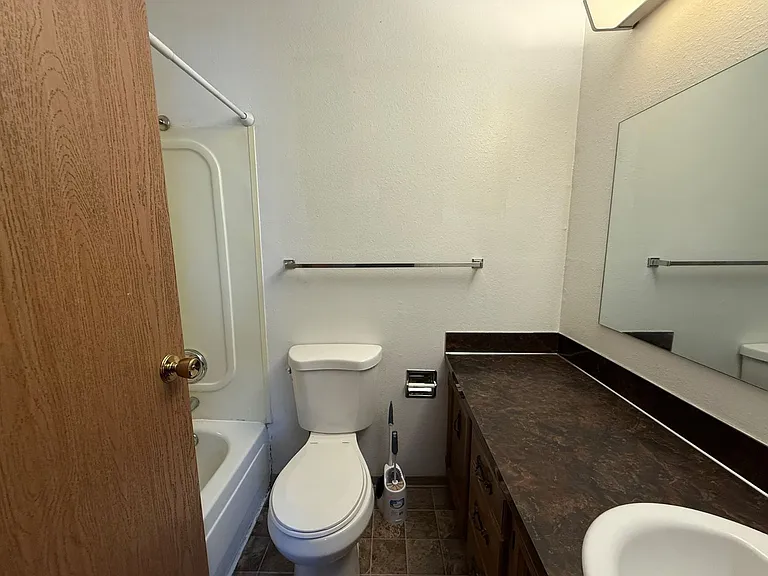 925 Gellatly St — Photo 13