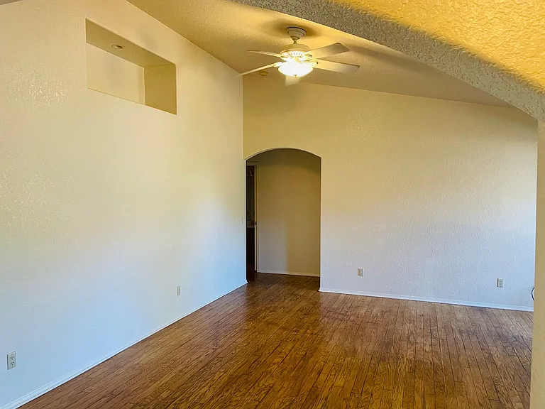 30 Quartz Dr — Photo 6