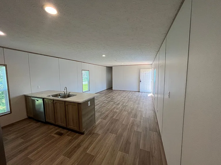 515 Tom Mann Rd — Photo 58